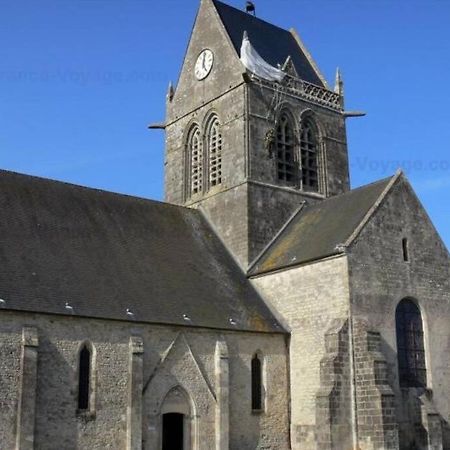 Gite En Cotentin Vila Etienville Exterior foto