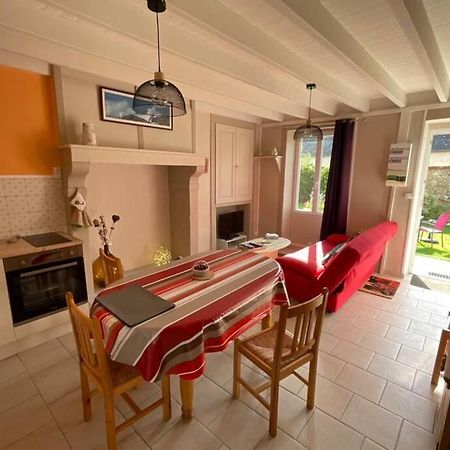 Gite En Cotentin Vila Etienville Exterior foto