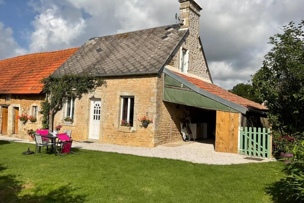 Gite En Cotentin Vila Etienville Exterior foto